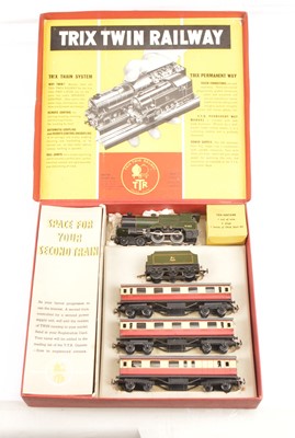 Lot 374 - A rare Trix (TTR) 00 Gauge 3-rail 14v AC 1/336 Passenger Train Pack