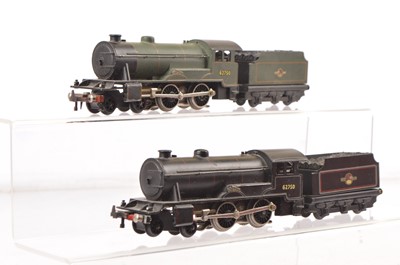 Lot 393 - Trix 00 Gauge 12v DC 'Hunt' class Locomotives in BR liveries (2)