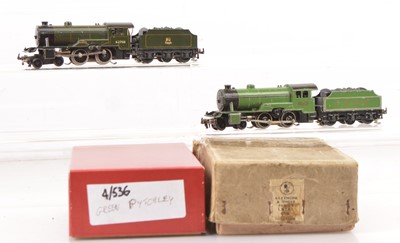 Lot 397 - Trix 00 Gauge 14v AC 'Hunt' class Locomotives in LNER green and BR green liveries