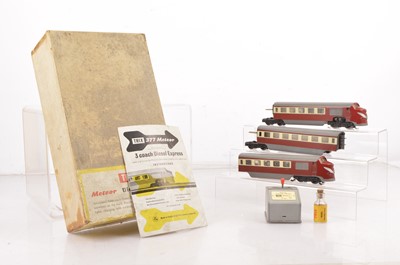 Lot 407 - A Trix 00 Gauge 14v AC 'Meteor' 3-car Diesel Express Train with whistle