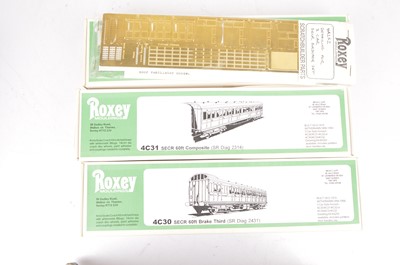 Lot 471 - Roxey Mouldings 00 Gauge unmade SECR Birdcage Coach kits and detailing kit (4)