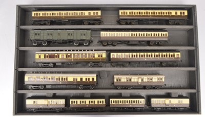 Lot 478 - 00 Gauge Kitbuilt GWR chocolate and cream Coaches by various makers