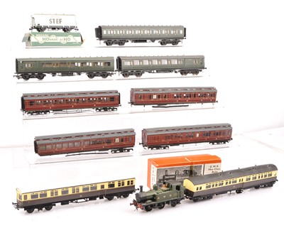 Lot 485 - K's 00 Gauge kitbuilt GWR Auto Tank and Coaces and other makers Southern and Midland kitbuilt Coaches