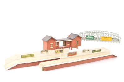Lot 487 - 00 Gauge Pre-war Hailey Models  Country Station and Master Models Double Girder Bridge