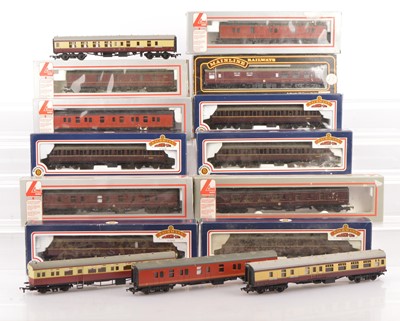 Lot 492 - Bachmann Lima and Mainline 00 Gauge BR coaches mostly boxed  (15)