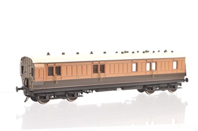 Lot 554 - A Lawrence Scale Models kit-built 4mm Finescale LSWR bogie Full Brake No 492