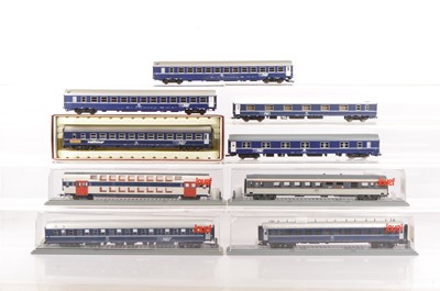 Lot 634 - Rivarossi and Jouef HO Gauge Continental Coaching Stock (9)