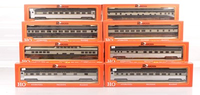 Lot 654 - Rivarossi H0 Gauge Archive collection Baltimore and Ohio silver grey and black and grey/black coaches with gold lining (8)