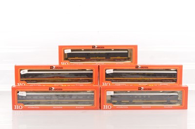 Lot 661 - Rivarossi H0 Gauge Archive collection Kansas City Southern black Coaches with red and yellow stripes (5)