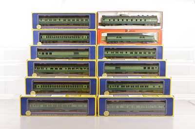 Lot 667 - Rivarossi and AHM H0 Gauge Archive collection Crescent Limited two tone green coaches (17)