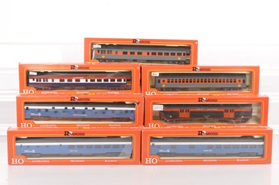 Lot 676 - Rivarossi H0 Gauge Archive collection various Livery Coaches (7)