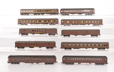 Lot 686 - Rivarossi H0 Gauge Archive collection Pennsylvania maroon pannelled 12-wheel coaches (26)