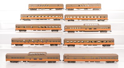 Lot 688 - Rivarossi H0 Gauge Archive collection unboxed Illinois Central brown and orange Coaches (11)