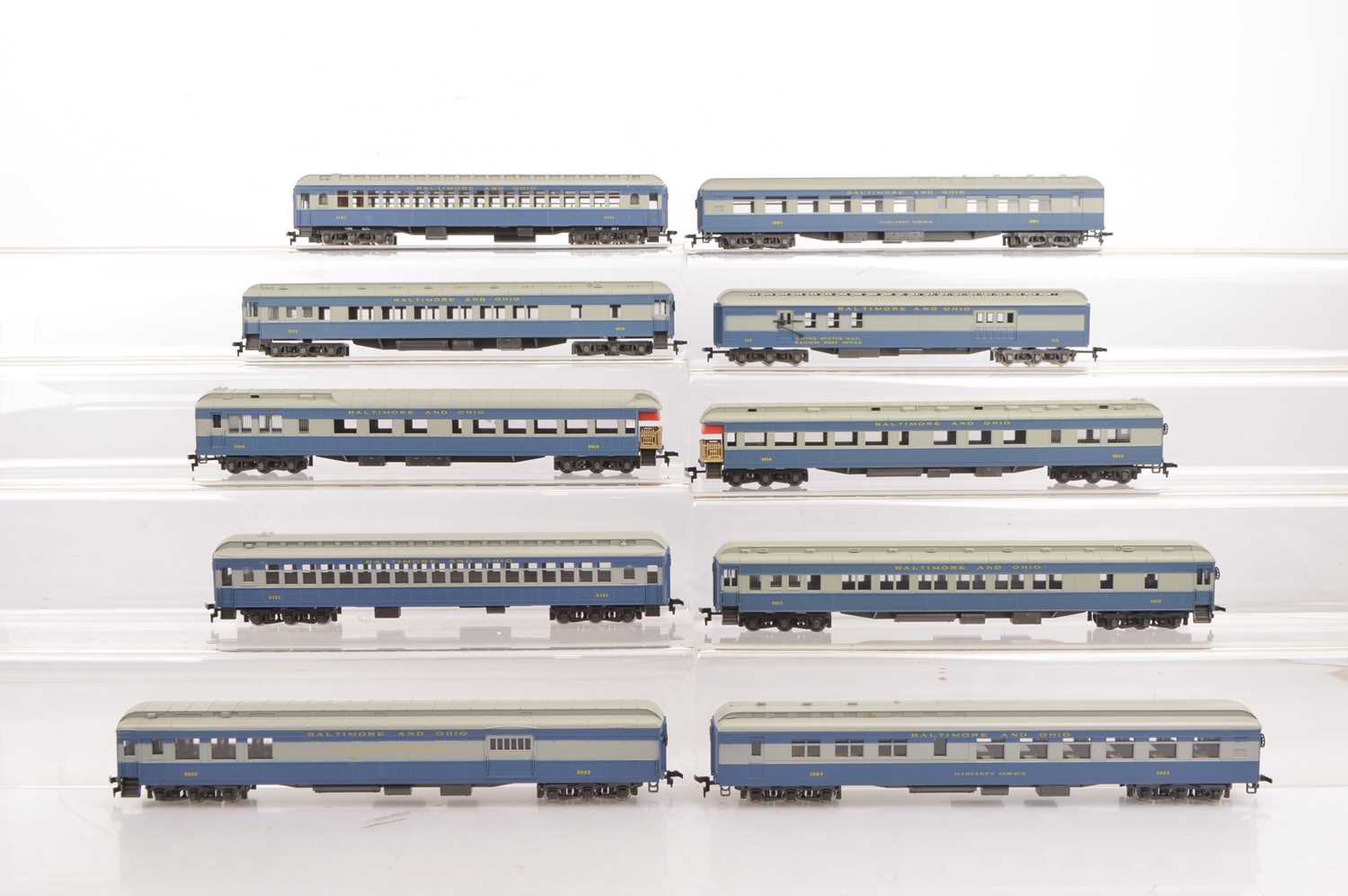 Lot 689 - Rivarossi H0 Gauge Archive collection unboxed Baltimore and Ohio blue and grey  pannelled 12-wheel Coaches (19)
