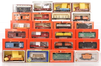 Lot 723 - Rivarossi H0 Gauge Archive collection Goods Rolling stock various type from different Railroads (26)