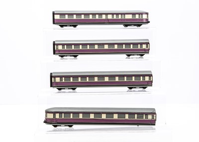 Lot 731 - Rivarossi H0 Gauge Archive collection a Rivarossi Wood and Brass-construction German (DR) 'Rheingold' 4-Coach Proving Set (4)