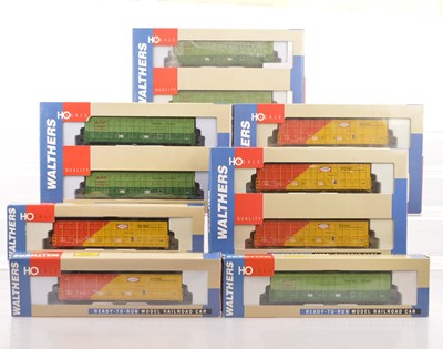 Lot 774 - American HO Gauge Thrall Box Cars and by Walthers