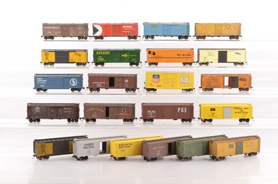 Lot 784 - American HO Gauge Box Cars (42)