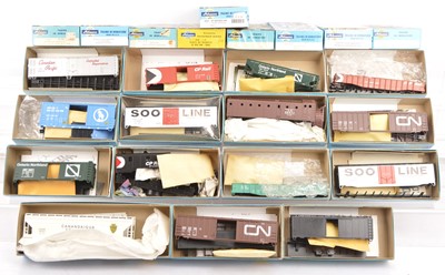 Lot 797 - American HO Gauge Unmade Kit Freight Stock by Athearn (24)