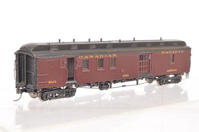 Lot 888 - Kirlin Scale Models H0 Gauge Canadian Pacific Railroad 60' Reinforced Wood RPO Head-End Car Reinforced Ends Short Windows