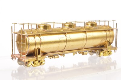 Lot 895 - North West Short Line H0 Gauge Jones & Laughlin 20,000 Gallon Tank Car