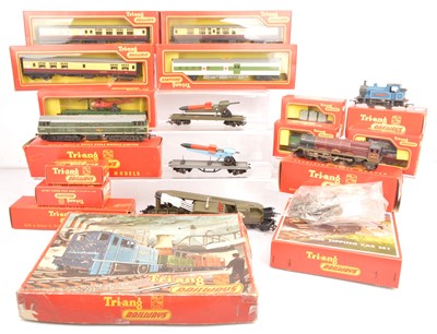 Lot 13 - Tri-ang Locomotives coaches and wagons 00 gauge mostly in excellent condition  boxes (18)