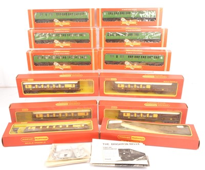 Lot 16 - Hornby Southern and Pullman coaches  00 gauge  in original boxes (12)