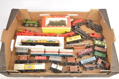 Lot 20 - Hornby Tri-ang Locomotives and freight wagons  00 gauge (25)