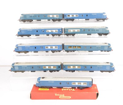 Lot 23 - Tri-ang  Diesel Midland Pullman Multiple Units and Driving Trailers  00 gauge (9)