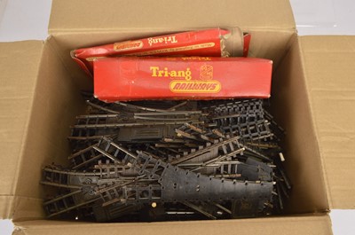 Lot 25 - Tri-ang 00 gauge Series 2 Series 3 and System 4 track components (large qty)
