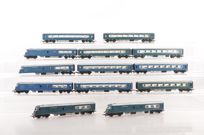 Lot 28 - Tri-ang  00 gauge Midland Pullman Locomotives and coaches in blue/white (13)