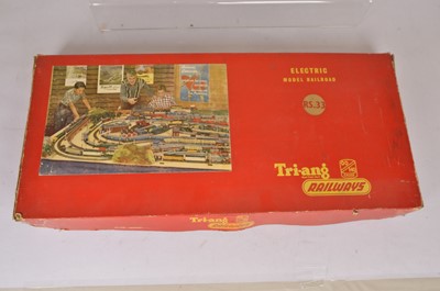 Lot 29 - Tri-ang  00 gauge Transcontinental set with extra Locomotives and coaches (9)