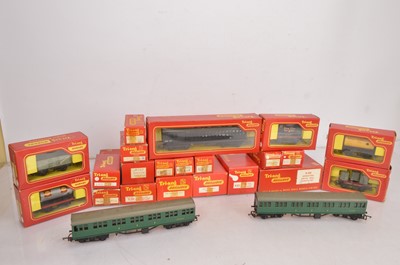 Lot 31 - Tri-ang 00 Gauge Locomotives EMU Coaches and Goods Rolling Stock mostly boxed (23)