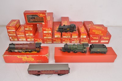 Lot 36 - Tri-ang 00 Gauge BR Locomotives and Passenger and Goods Rolling Stock and Long Straights (28)