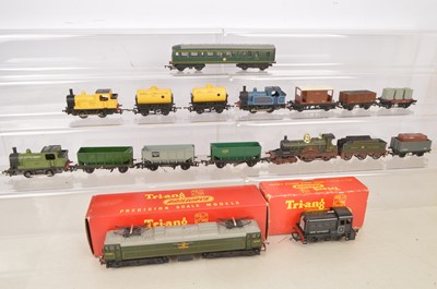 Lot 37 - Tri-ang 00 gauge boxed Electric and Diesel Locomotives and unboxed  Steam Locomotives  and Rolling Stock(2)