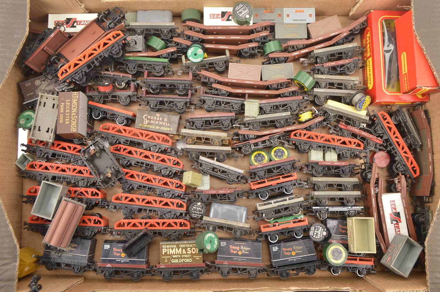 Lot 647 - A trio of TRI-ANG Transcontinental Lot 647 - A trio of TRI-ANG Transcontinental
