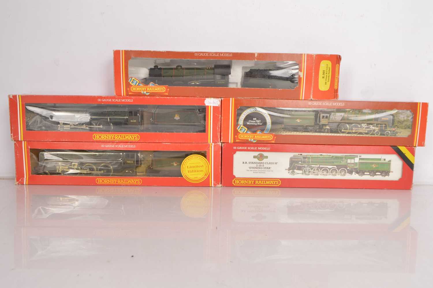 Lot 47 - Hornby Express BR green Steam Locomotives and tenders 00 gauge  in original boxes (5)