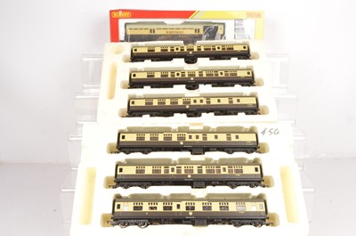 Lot 69 - Hornby 00 gauge Coaches in chocolate/cream liveries (7)