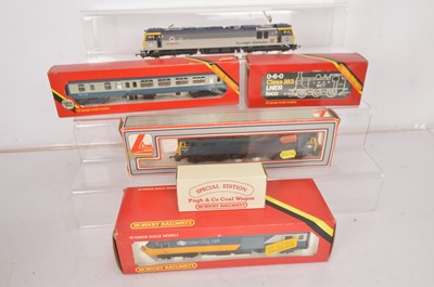 Lot 98 - Hornby 00 gauge locomotives and rolling stock in original boxes (6)