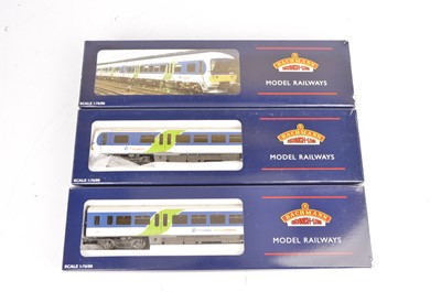 Lot 125 - Bachmann 00 gauge 3-car Diesel Multiple unit in original boxes and sleeve (1)