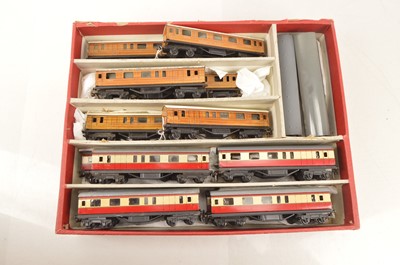 Lot 197 - A Trix (TTR) 00 Gauge 14v AC Tender Locomotive and large assortment of Coaching Stock (qty in 3 boxes)