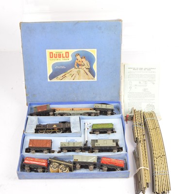 Lot 208 - Hornby-Dublo 3-rail 00 gauge Tank Goods Train set with extra rolling stock
