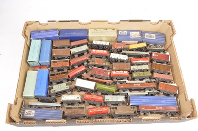 Lot 214 - Hornby-Dublo Wrenn  00 gauge 3-rail and 2-rail wagons with loose original boxes (37)
