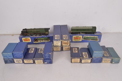 Lot 227 - Hornby-Dublo 00 Gauge boxed Locomotives Coaches and Goods wagons (21)