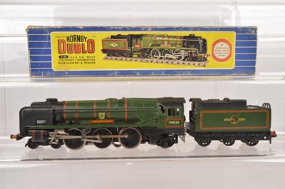 Lot 229 - Hornby-Dublo 00 Gauge 3-Rail boxed late issue 3235 BR green rebuilt West Country Class 'Dorchester' Steam Locomotive and Tender