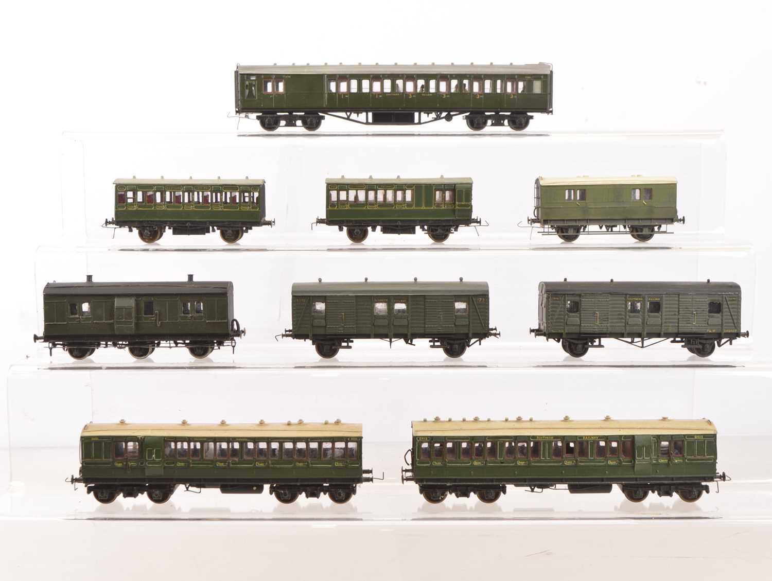 Lot 256 - Kitbuilt 00 Gauge Southern Railway green Coaches and Utility/Luggage/Guards Vans (9)