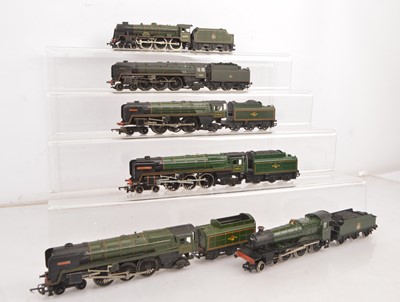 Lot 262 - Tri-ang Hornby Mainline BR green 00 gauge Steam locomotives and tenders (6)