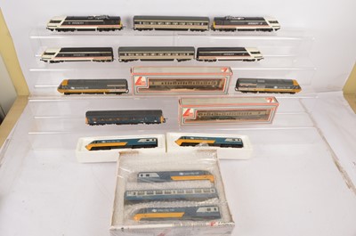 Lot 270 - Hornby Diesel and electric locomotives coaches with Lima carriages 00 gauge (16)