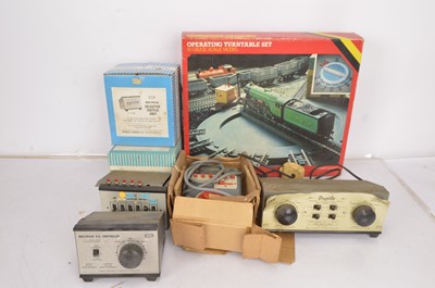 Lot 279 - Hornby and other makers 00 gauge Track power Controllers and Accessories (qty)