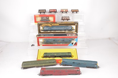 Lot 289 - Lima Tri-ang Mainline 00 gauge  Diesel Locomotives and wagons (12)